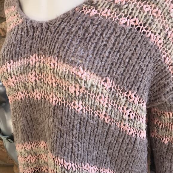 Free People Gray Pink Striped Fuzzy Knit High Low Sweater Women's Size Small - Picture 6 of 8